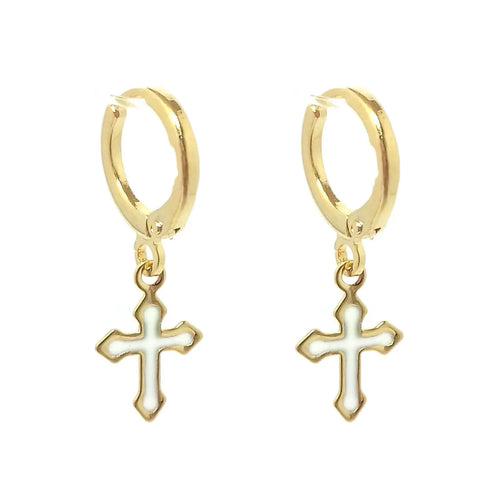 Brinco argola pingente crucifixo resinado branco banhado em Ouro 18k Majuh Semijoias Handmade